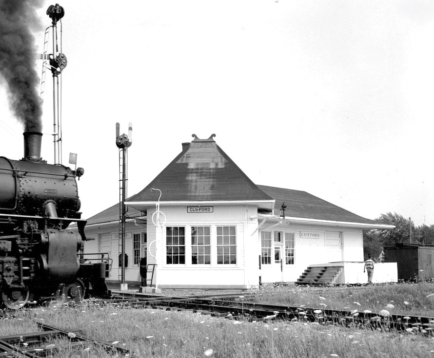 Union depot at Clifford